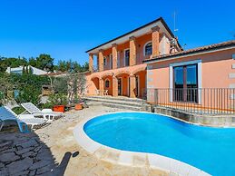 Spacious Holiday Home in Visnjan With Private Pool