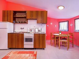 Apartment in Private House With Shared Pool