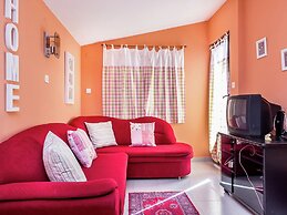 Apartment in Private House With Shared Pool