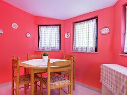 Apartment in Private House With Shared Pool