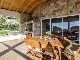 Villa Pave - Six-bedroom Villa With Terrace and Swimming Pool