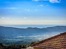 Villa Pave - Six-bedroom Villa With Terrace and Swimming Pool