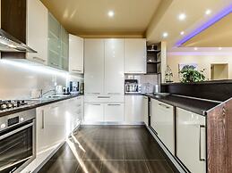 Villa Pave - Six-bedroom Villa With Terrace and Swimming Pool