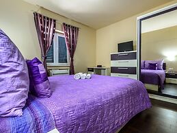 Villa Pave - Six-bedroom Villa With Terrace and Swimming Pool