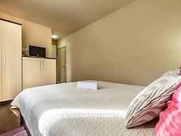 Villa Pave - Six-bedroom Villa With Terrace and Swimming Pool