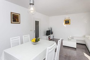 Apartment Dupcic - Two Bedroom Apartment With Balcony
