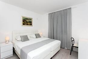Apartment Dupcic - Two Bedroom Apartment With Balcony