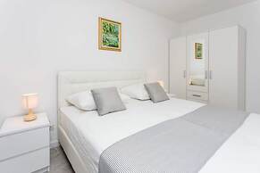 Apartment Dupcic - Two Bedroom Apartment With Balcony