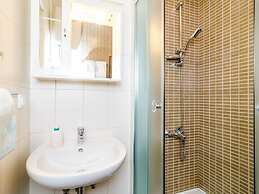 Apartments Nikola - One Bedroom Apartment With Terrace and Garden View