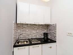 Apartments Versus- Comfort Studio Apartment With Terrace