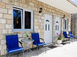 Apartments Versus- Comfort Studio Apartment With Terrace