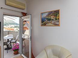 Green Hills Apartment - One Bedroom Apartment With Balcony and Sea Vie