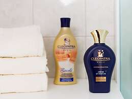 Green Hills Apartment - One Bedroom Apartment With Balcony and Sea Vie