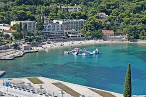 Green Hills Apartment - One Bedroom Apartment With Balcony and Sea Vie