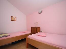 Holiday Home Gea - Three Bedroom Holiday Home With Terrace and Partial