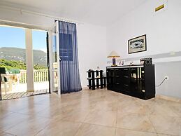 Holiday Home Gea - Three Bedroom Holiday Home With Terrace and Partial