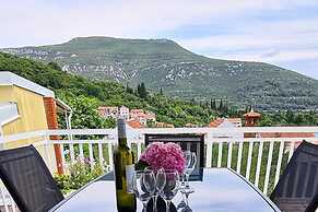 Holiday Home Gea - Three Bedroom Holiday Home With Terrace and Partial