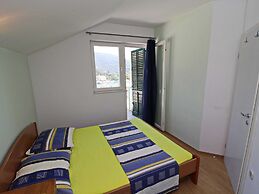 Holiday Home Gea - Three Bedroom Holiday Home With Terrace and Partial