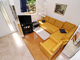 Holiday Home Gea - Three Bedroom Holiday Home With Terrace and Partial