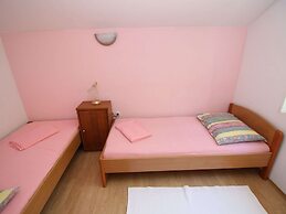 Holiday Home Gea - Three Bedroom Holiday Home With Terrace and Partial