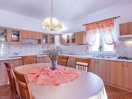 Holiday Home in Linjan With Garden