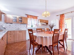 Holiday Home in Linjan With Garden