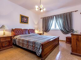 Holiday Home in Linjan With Garden