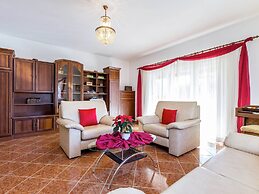 Holiday Home in Linjan With Garden