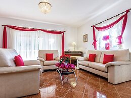 Holiday Home in Linjan With Garden