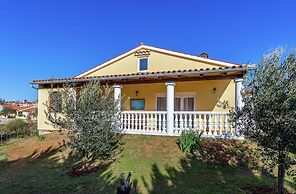 Holiday Home in Linjan With Garden