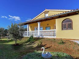 Holiday Home in Linjan With Garden