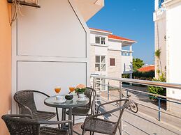 Apartments Island Beat - One Bedroom Apartment With Balcony and Sea Vi
