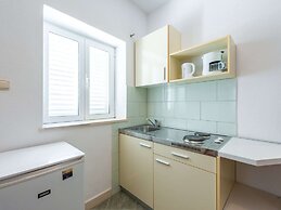 Apartments Lucija - One Bedroom Apartment With Terrace