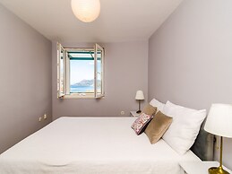 Apartment Radovan - One-bedroom Apartment With Balcony and Sea View