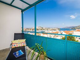 Apartment Radovan - One-bedroom Apartment With Balcony and Sea View
