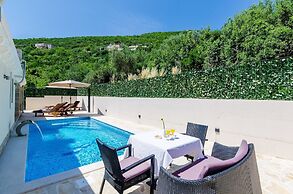Villa Tranquility Nest Beniva - Three-bedroom Villa With Swimming Pool