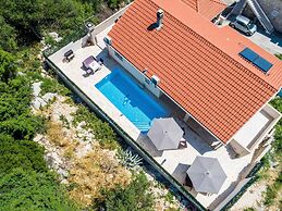 Villa Tranquility Nest Beniva - Three-bedroom Villa With Swimming Pool