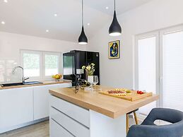 Villa Tranquility Nest Beniva - Three-bedroom Villa With Swimming Pool