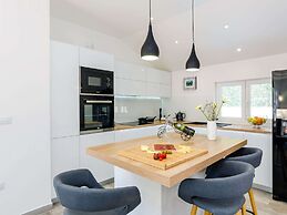 Villa Tranquility Nest Beniva - Three-bedroom Villa With Swimming Pool