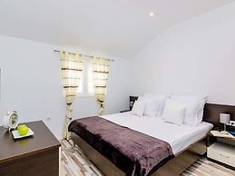 Villa Tranquility Nest Beniva - Three-bedroom Villa With Swimming Pool