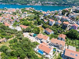 Villa Tranquility Nest Beniva - Three-bedroom Villa With Swimming Pool