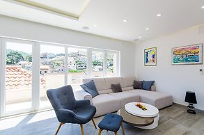 Villa Tranquility Nest Beniva - Three-bedroom Villa With Swimming Pool