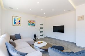 Villa Tranquility Nest Beniva - Three-bedroom Villa With Swimming Pool