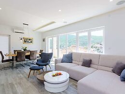 Villa Tranquility Nest Beniva - Three-bedroom Villa With Swimming Pool