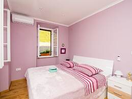 Villa Nives - Three-bedroom Villa With Terrace and Sea View