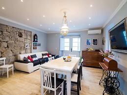 Villa Nives - Three-bedroom Villa With Terrace and Sea View