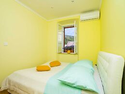 Villa Nives - Three-bedroom Villa With Terrace and Sea View