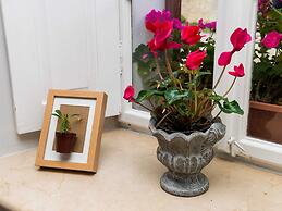 Villa Nives - Three-bedroom Villa With Terrace and Sea View