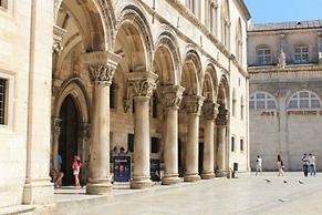 Apartment Maru Prestige - Comfort Duplex Two Bedroom Apartment