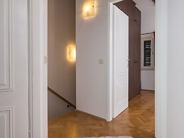 Apartment Maru Prestige - Comfort Duplex Two Bedroom Apartment